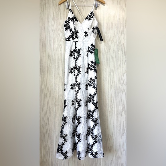 My Michelle Embroidered Floral Maxi Dress Black White Size 3 NWT $200 MSRP - Picture 5 of 8